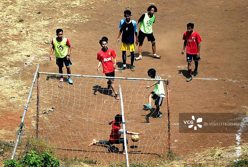 2018亚运会:雅加达街头足球赛如火如荼举行