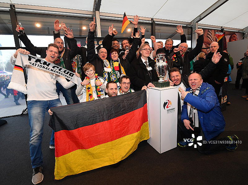 2018国际足球友谊赛:德国Vs巴西 球迷合影、举